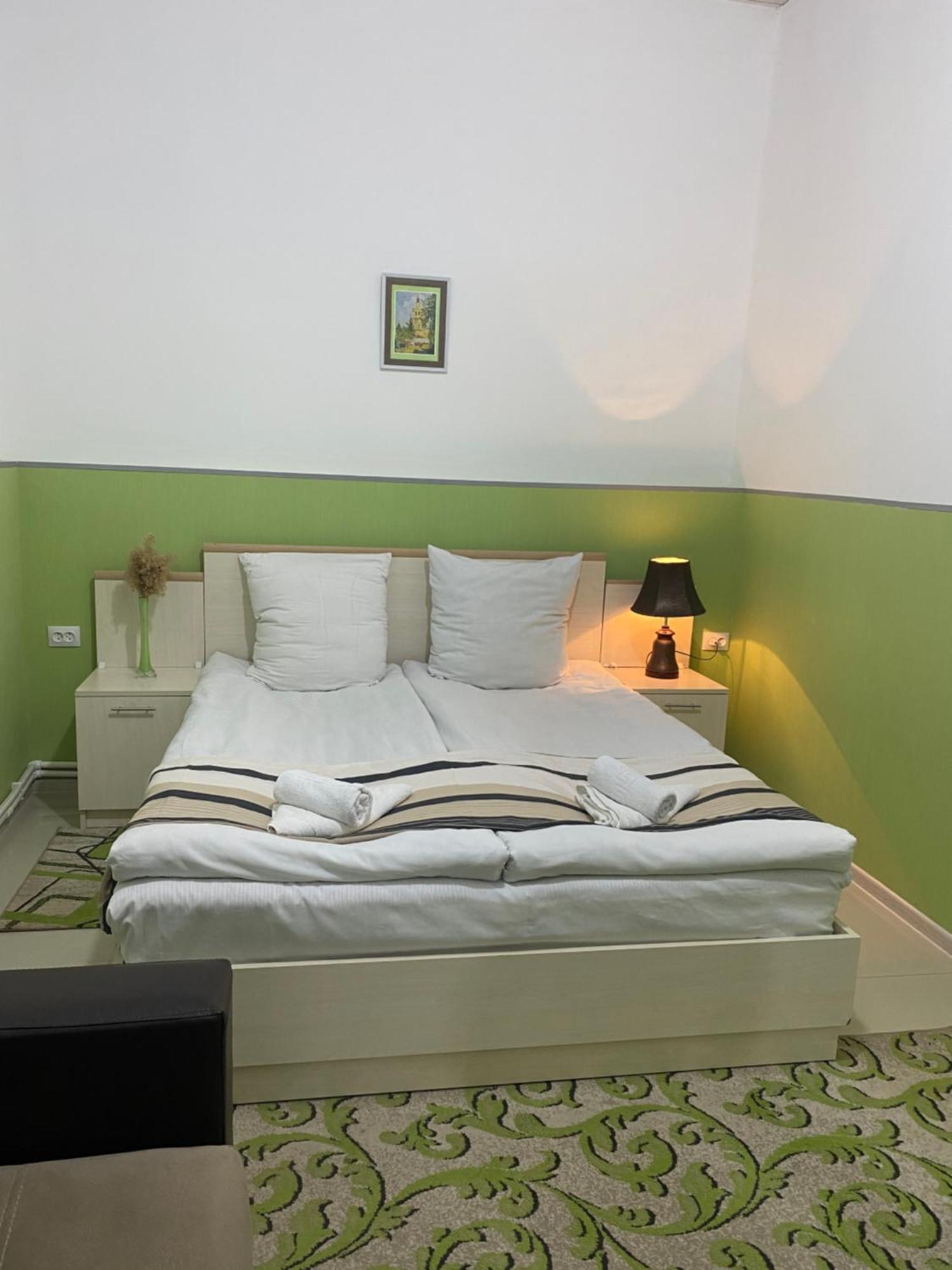 Lind Guest House B&B Gyumri Exterior foto